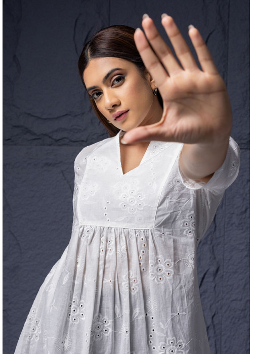 SAANVI WHITE KURTHA